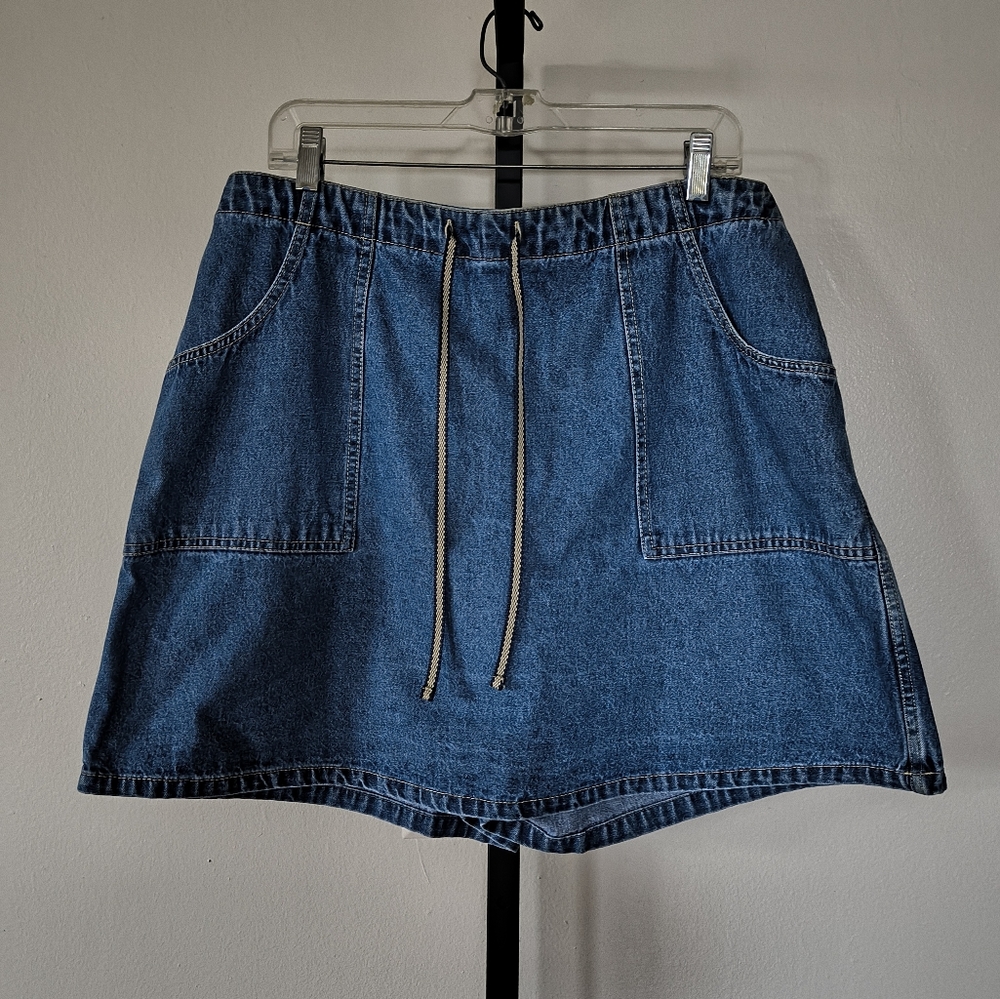 Dressbarn Y2K Denim Blue Woman Skort Size 14W Pickleball Tennis Hiking Summer